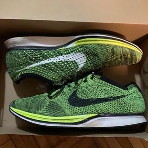 Nike flyknit racer size 10